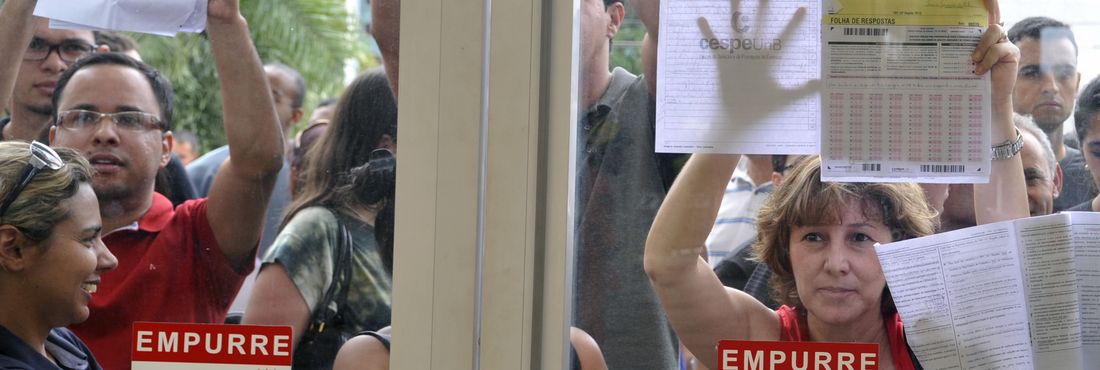 TRT CESPE Acidente em concurso O concurso foi suspenso anteontem (11) em decorrência de problemas identificados na estrutura do prédio no qual ocorria as provas em Brasília