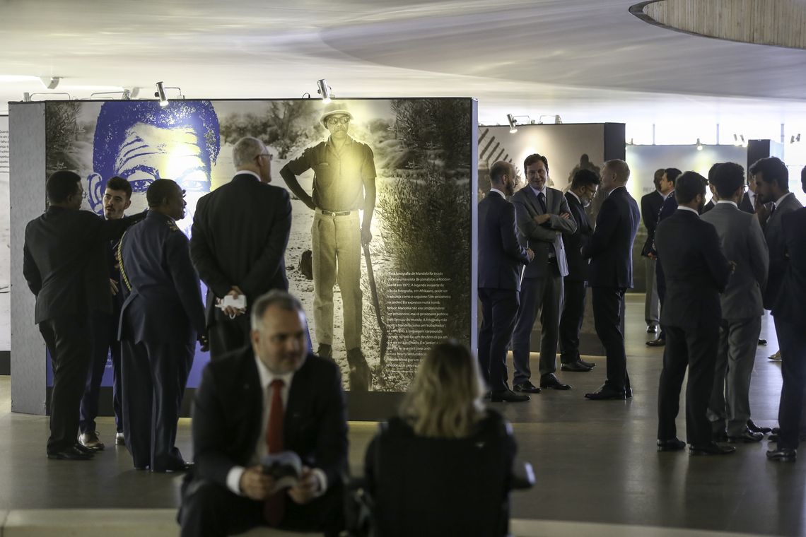 Fabio Rodrigues Pozzebom/Agência Brasil Exposição Centenário Mandela, no Palácio Itamaraty. A mostra apresenta a trajetória do ativista (Nelson Mandela) que combateu o regime do apartheid e tornou-se o primeiro presidente negro da África do Sul.