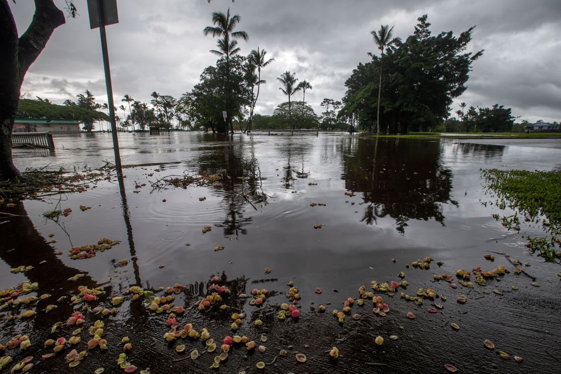 BRUCE OMORI/EFE/Direitos Reservados Hilo (United States), 24/08/2018.- A view of a flooded area in Hilo, Hawaii, USA, 24 August 2018. Torrential rains from Hurricane Lane inundated the eastern half of the island of Hawaii, causing disruptions for residents and visitors alike.