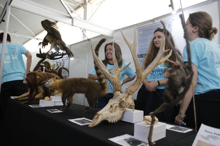 Museu Nacional comemora 201 anos com diversas atividades em espaço montado na Quinta da Boa Vista, no Rio de Janeiro.