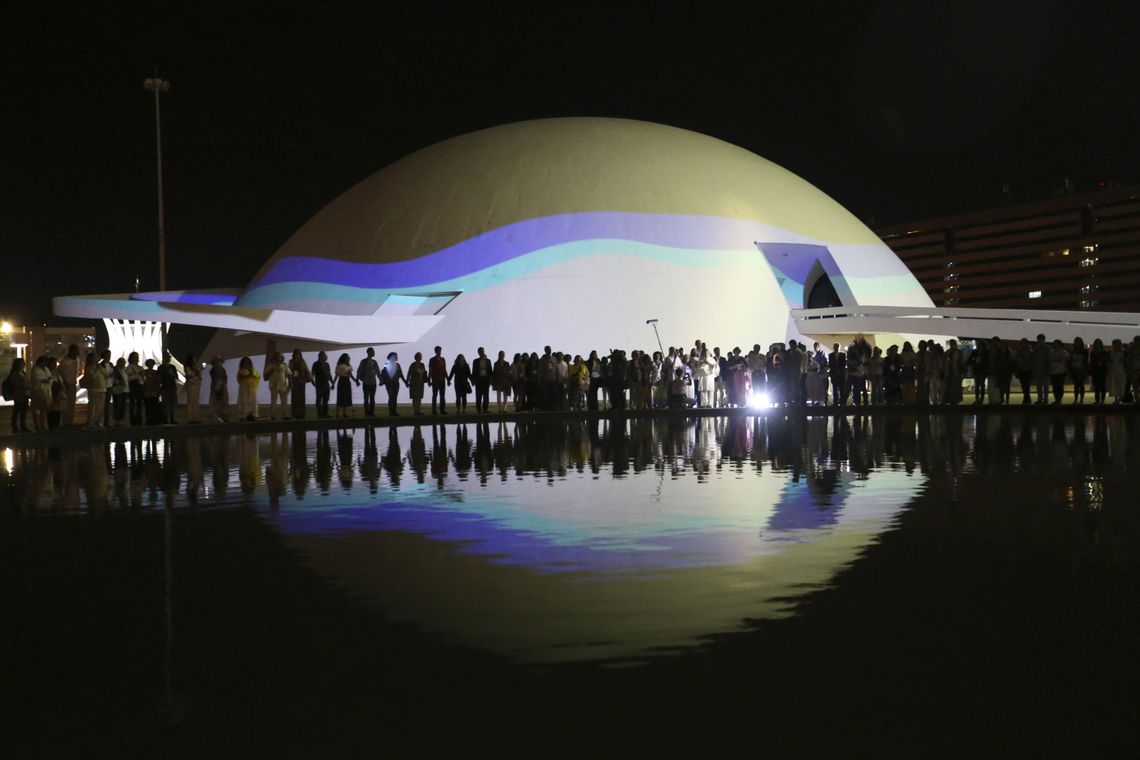 Fabio Rodrigues Pozzebom/Agência Brasil Brasília - Culto ecumênico de encerramento do Águas pela Paz - II Seminário Internacional Água e Transdisciplinaridade no espelho d´água do Museu da República (Fabio Rodrigues Pozzebom/Agência Brasil)