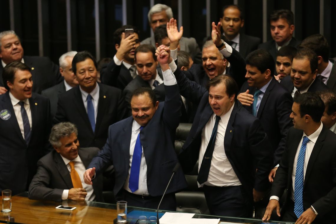 Fabio Rodrigues Pozzebom/Agência Brasil Brasília - O deputado Rodrigo Maia (DEM-RJ) foi eleito presidente da Câmara dos Deputados, com 285 votos. (Fabio Rodrigues Pozzebom/Agência Brasil)