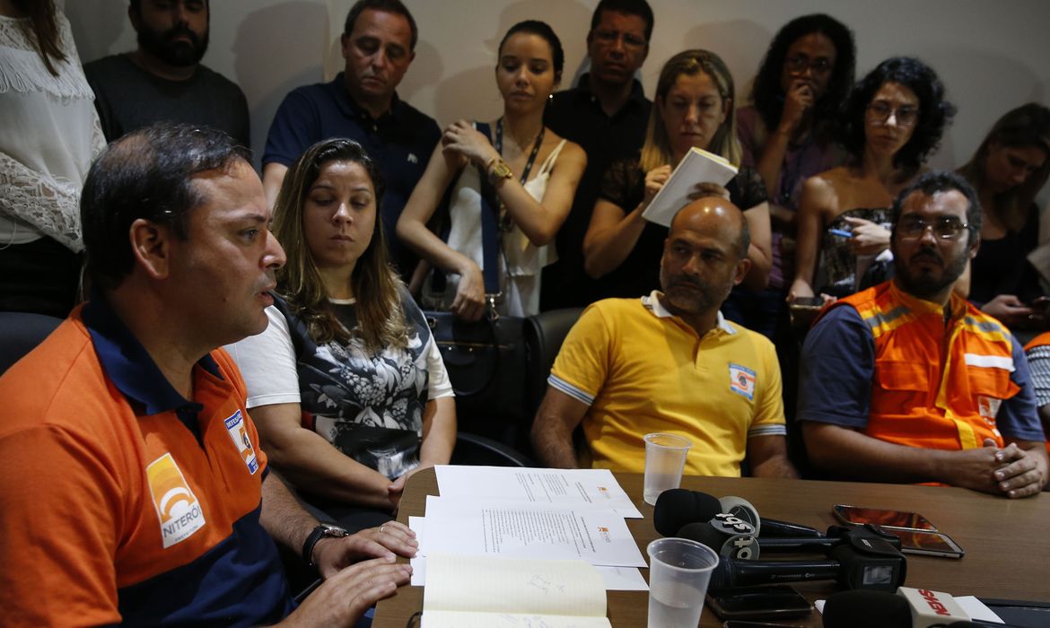 O prefeito de Niterói, Rodrigo Neves fala sobre o deslizamento na Comunidade Boa Esperança.