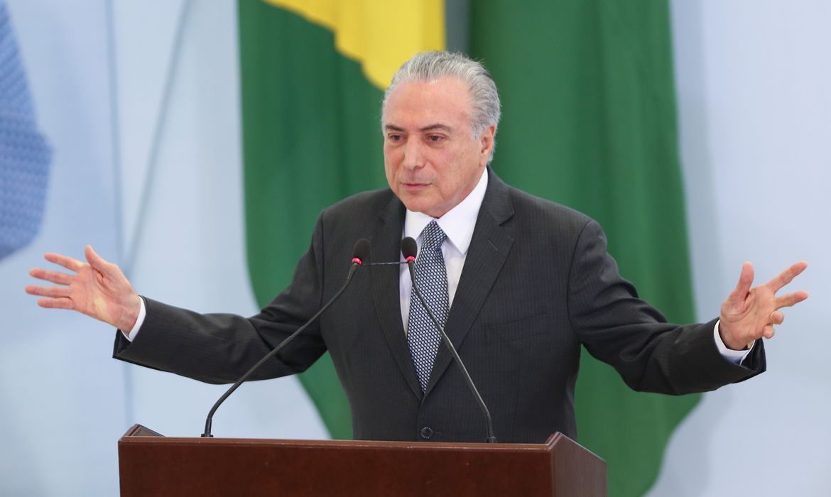 Brasília – O presidente Michel Temer sanciona as leis referentes ao Supersimples, Salão-Parceiro e o lançamento do Mutirão da Renegociação (Antônio Cruz/Agência Brasil)