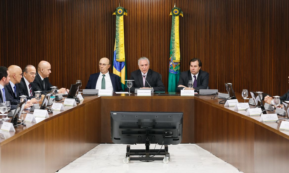 Brasília - O presidente Michel Temer durante reunião com Líderes da Base Aliada na Câmara e no Senado para discutir reforma da Previdência (Beto Barata/PR)