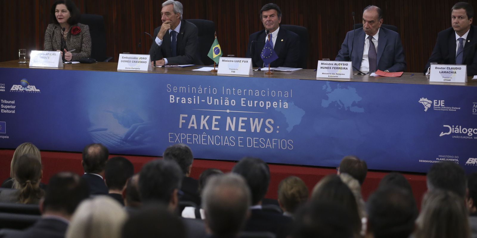 Seminário Sobre Desafios De Noticias Falsas No Processo Eleitoral 