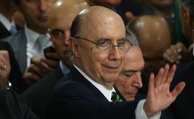 Ex-presidente do Banco Central Henrique Meirelles assume o Ministério da Fazenda  