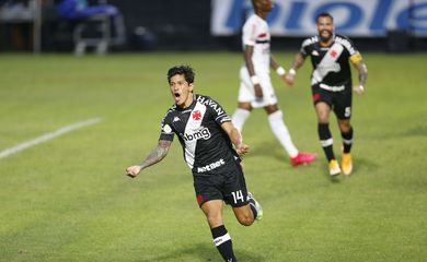 Germán Cano brilha na vitória do Vasco sobre o São Paulo, em São Januário 2x0
