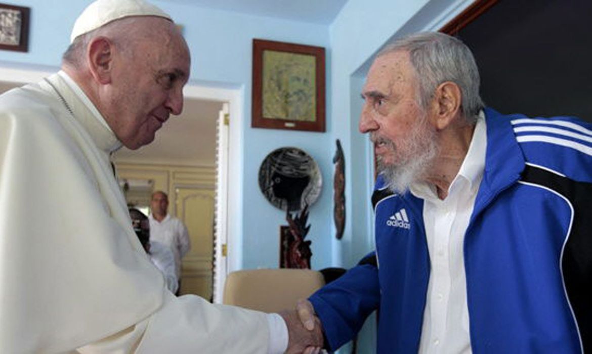 Papa se encontra com Fidel Castro em Cuba