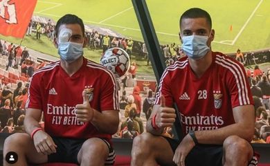 Zivkovic e Weigl postaram foto no Instagram mostrando estarem bem, apesar das agressões