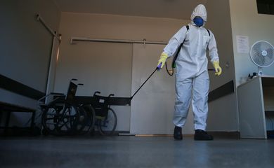 Forças Armadas promovem ação de desinfecção no Hospital Regional da Asa Norte (HRAN), uma das medidas adotadas para prevenir a contaminação pelo novo coronavírus