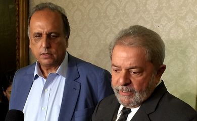Rio de Janeiro - O governador Luiz Fernando Pezão e o ex-presidente Luiz Inácio Lula da Silva falam à imprensa