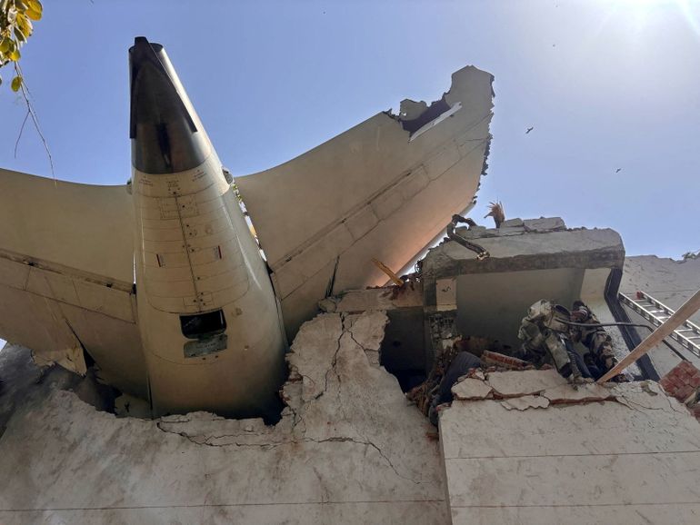 Avião da Air India cai em Ahmedabad
 12/6/2025     Divulgação via REUTERS