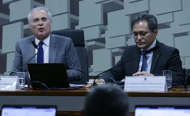 Brasília - 21/10/2025 -  Comissão de Assuntos Econômicos (CAE) do Senado realiza audiência pública para debater o projeto de lei (PL 1.087/2025) que isenta do Imposto de Renda (IR) quem ganha até R$ 5 mil por mês. Foto: Lula Marques/ Agência Brasil.
