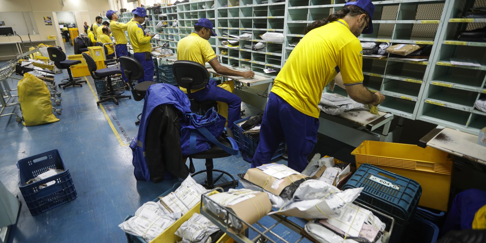 Correios: empregados pedem diálogo sobre medidas para reduzir despesas Correios: empregados pedem diálogo sobre medidas para reduzir despesas
