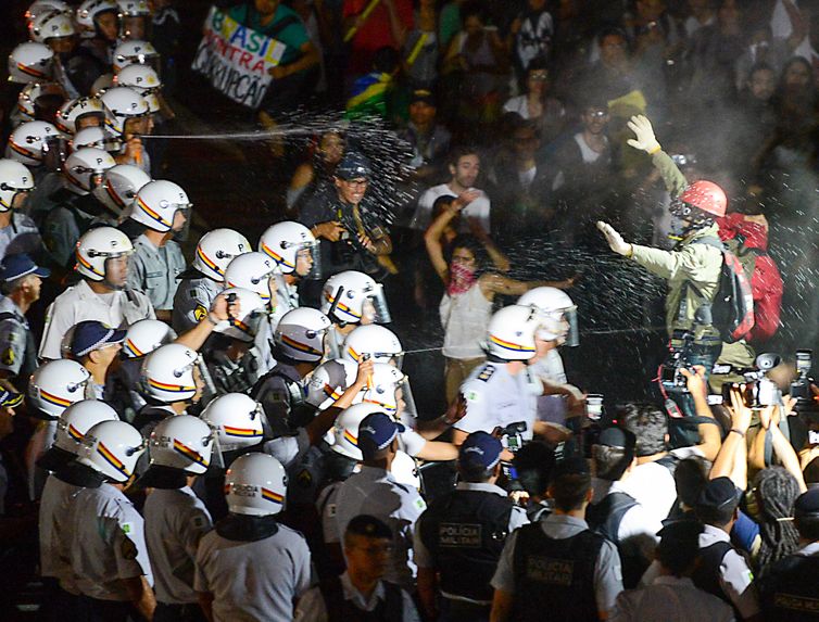 Fabio Rodrigues-Pozzebom/ Agência Brasil Brasília (DF) - Protestos de Junho de 2013, dez anos depois. Manifestações em Brasília (DF). - Foto: Fabio Rodrigues-Pozzebom/Agência Brasil