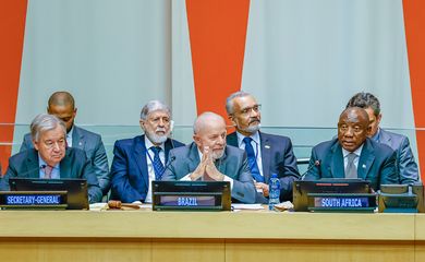 25.09.2024 - Presidente da República, Luiz Inácio Lula da Silva, durante Sessão de Abertura da Reunião Ministerial do G20 - Sede das Nações Unidas, Sala do Conselho Econômico Social – Nova York

Foto: Ricardo Stuckert / PR