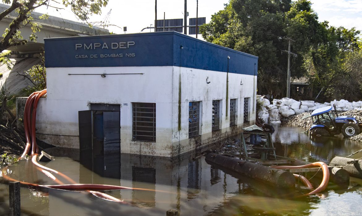 Porto Alegre (RS), 24/05/2024 – CHUVAS RS- CASA DE BOMBAS - Casa de Bombas para retiradas de água em enchentes em Porto Alegre. Foto: Rafa Neddermeyer/Agência Brasil