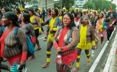 Brasília (DF) 30/10/2024 - Indigenas durante ato na Esplanada dos Ministérios pedindo demarcação dos seus territorios.
Foto: Bruno Spada/Câmara dos Deputados