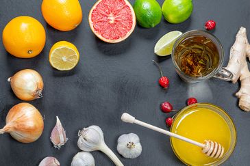 Limão, chá verde, alho, gengibre e mel estão entre alimentos que ajudam a imunidade