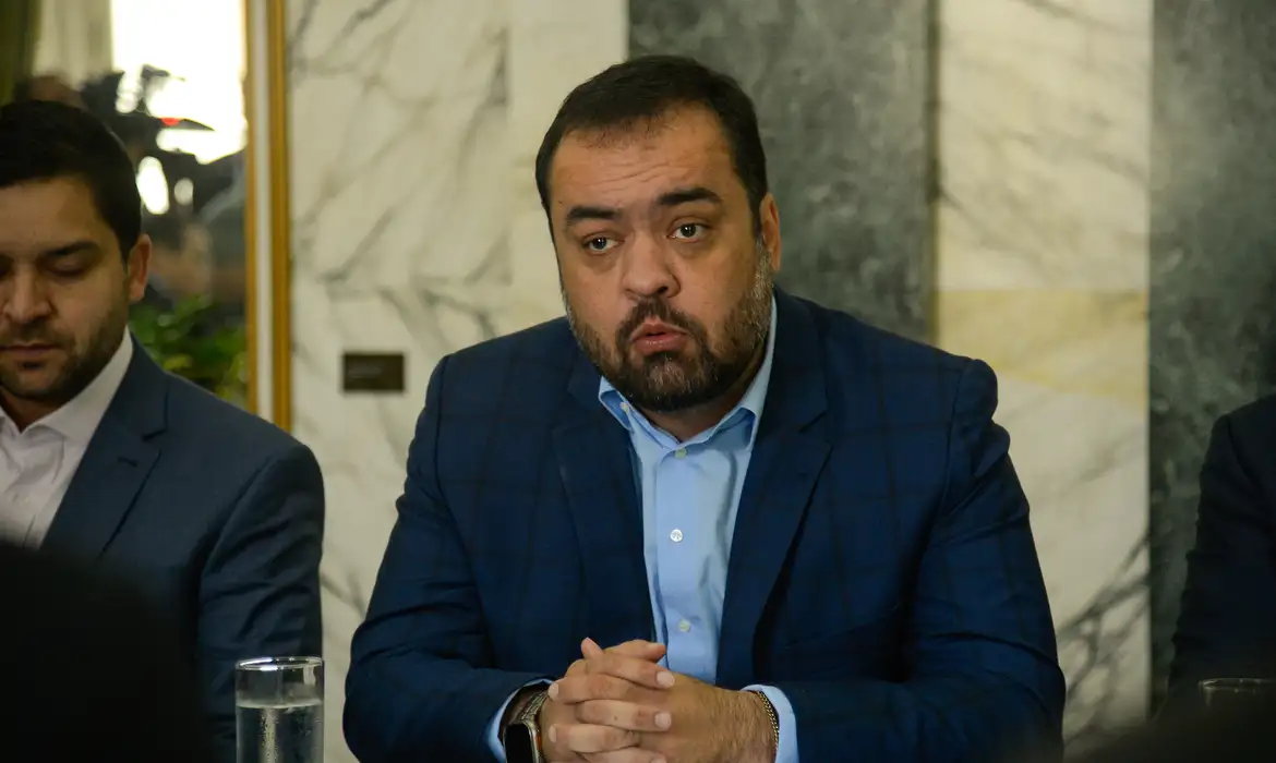 Rio de Janeiro (RJ), 29/09/2023 – O governador do Rio de Janeiro, Cláudio Castro durante reunião com autoridades da segurança pública no Palácio Guanabara, em Laranjeiras, zona sul da capital fluminense. Foto: Tomaz Silva/Agência Brasil