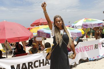 No Dia da Visibilidade Trans, a deputada estadual eleita Dani Balbi vai com transexuais e travestis à praia do Leme pelo direito de existir nos espaços com liberdade e segurança para todos os corpos.