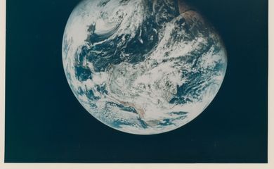 Lote 210, Primeira fotografia do planeta Terra tirada por humanos pelo tripulante da Apollo 8 William Anders
