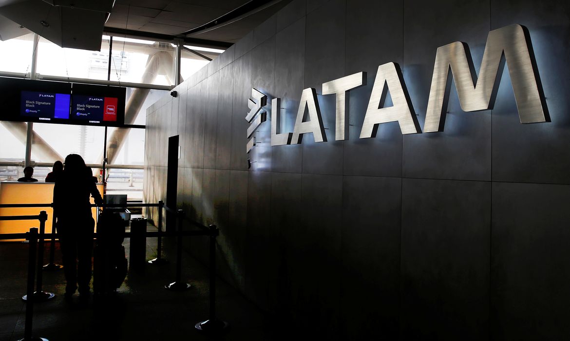 Latam vai diminuir voos em 70%