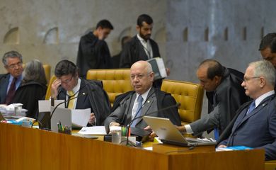 Brasília - Os ministros do Supremo Tribunal Federal, durante sessão plenária para julgar segunda ação penal contra o presidente afastado da Câmara dos Deputados, Eduardo Cunha (José Cruz/Agência Brasil)
