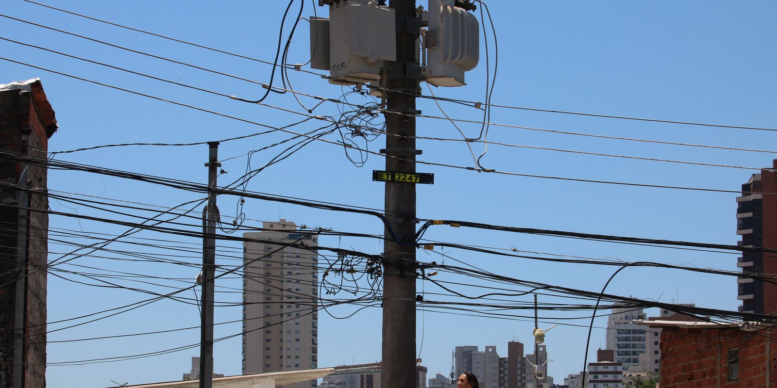 Enel prevê restabelecer serviço de energia em São Paulo até terça