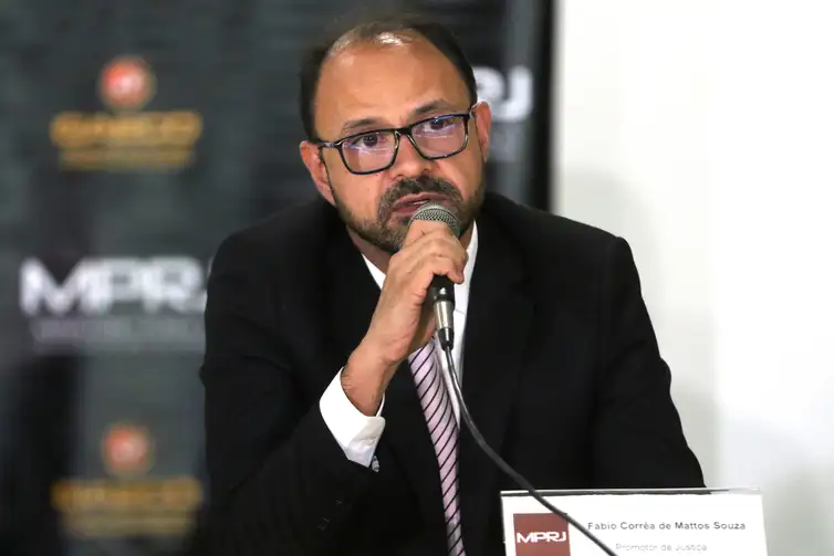 Rio de Janeiro (RJ), 24/07/2023 - O promotor, Fábio Corrêa de Mattos, fala em coletiva de imprensa sobre a Operação Élpis, deflagrada pela Polícia Federal e o Ministério Público do Rio de Janeiro. que apura os homicídios da vereadora Marielle Franco e do motorista Anderson Gomes. Foto:Tânia Rêgo/Agência Brasil