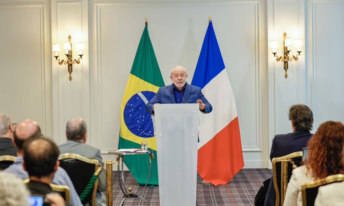 Paris - França.24.06.2023 - Presidente da República, Luiz Inácio Lula da Silva, durante entrevista. Foto: Ricardo Stuckert/PR