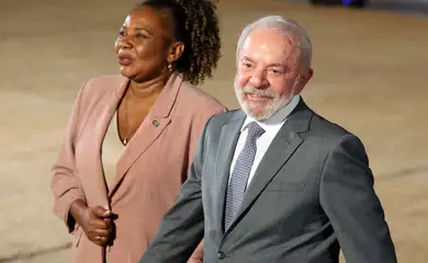 Brasília (DF) 06/08/2025 - Presidente da República, Luiz Inácio Lula da Silva, juntamente com a ministra da Cultura, Margareth Menezes, recebe a equipe do fime O Agente Secreto, no Palácio da Alvorada. Foto: Valter Campanato/Agência Brasil