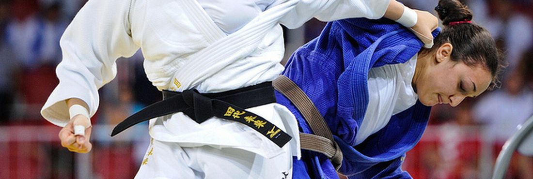 Depois de um dia na Vila Olímpica, jovem judoca se diz menos ansiosa para Rio 2016