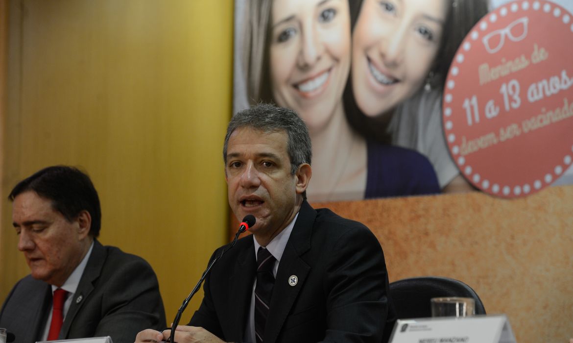 Entrevista do ministro da saúde, Aethur Chioro e o secretário de vigilância em saúde, Jarbas Barbosa falam sobre a 2° dose da vacina HPV(Antônio Cruz/Agência Brasil)