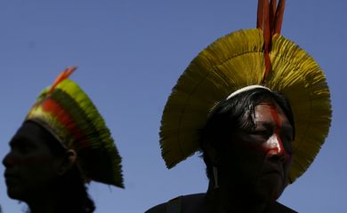Indígenas montam acampamento em Brasília contra marco temporal 