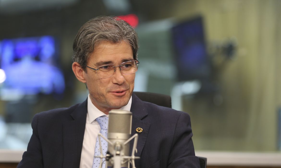 O secretário nacional de Trânsito Frederico Carneiro, é o entrevistado do programa A Voz do Brasil