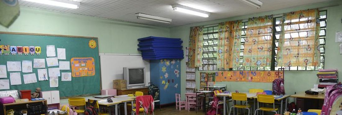 Porto Alegre - Sala de aula na Escola Municipal Ana Íris do Amaral