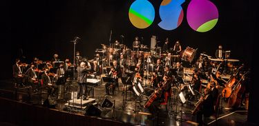 Maestro Roberto Tibiriçá rege Orquestra Sinfônica Brasileira