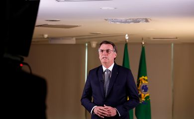 O presidente Jair Bolsonaro decidiu convocar cadeia nacional de rádio e televisão, para anunciar medidas do governo federal para conter incêndios na Floresta Amazônica