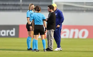 Técnico Arthur Elias - seleção brasileira feminina de futebol - arbitragem - Copa América Feminina 2025 - Brasil 6 x 0 Bolívia - em 16/07/2025