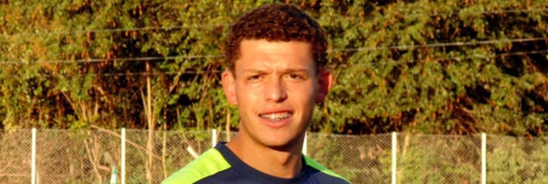 Zagueiro Renato reforça o Luverdense.