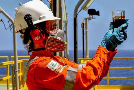 Rio de Janeiro (RJ), 28/09/2023 - Navio-plataforma P-71, instalado no campo de Itapu, no pré-sal da Bacia de Santos, a 200 km da costa do Rio de Janeiro. Foto:Tânia Rêgo/Agência Brasil