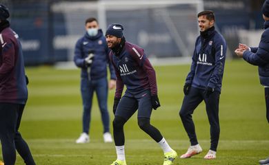 Neymar joga no Paris Saint-Germain