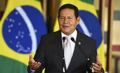 O vice-presidente da República, Hamilton Mourão, dá entrevista coletiva após a 7ª Reunião do Conselho Nacional da Amazônia Legal.