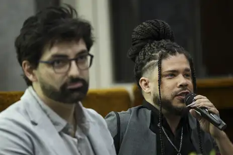 Brasília (DF), 08/05/2025 - Os pesquisadores Ângelo Brandelli e Thiago Jerohan durante cerimônia de lançamento do Índice de Estigma em Relação às Pessoas Vivendo com HIV 2025, no Palácio do Planalto. Foto: Marcelo Camargo/Agência Brasil