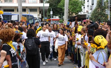 Rio de Janeiro (RJ), 30/10/2024 – Mãe de Marielle Franco, Marinete Silvia, chegando ao Tribunal de Justiça, no centro do Rio de Janeiro, para o primeiro dia de julgamento dos acusados pelo assassinato da vereadora e do motorista Anderson Silva. Foto: Tomaz Silva/Agência Brasil
