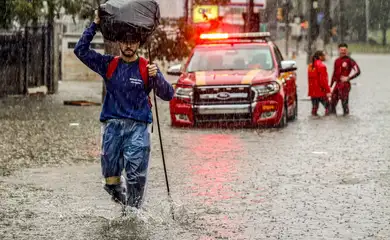 Porto Alegre (RS), 23/05/2024 – CHUVAS/ RS - ENCHENTES - Volta a chover forte em Porto Alegre. 
Foto: Rafa Neddermeyer/Agência Brasil
