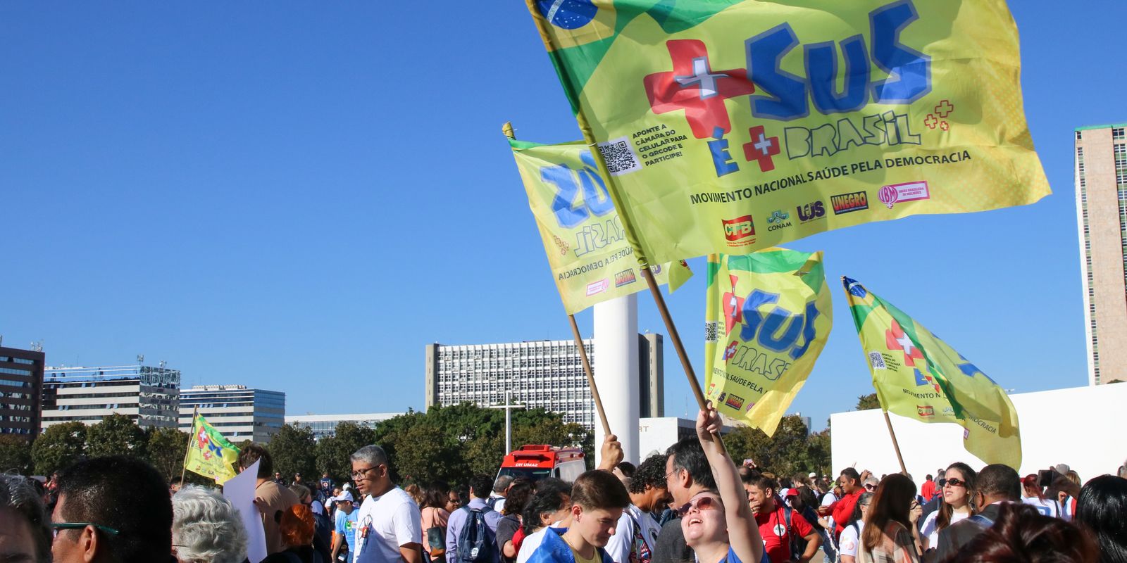Law in Brasilia defends SUS, life and democracy
