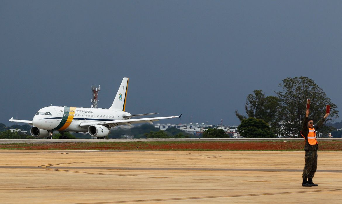 Brasília - Avião presidencial com o presidente Michel Temer chega à capital federal após alta do Hospital Sírio-Libanês, em São Paulo (Marcos Corrêa/PR)